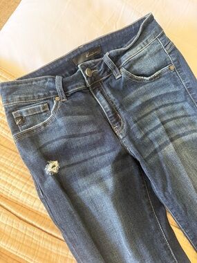 KanCan Women's Medium Indigo Skinny Jeans with Subtle Distress